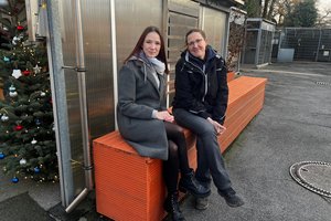 Therapeutin Sarah Simpfendörfer (links) und Tierheimleiterin Sina Braun 